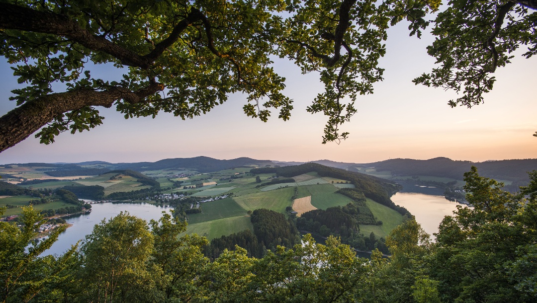 Abendstimmung am Diemelsee im Sauerland