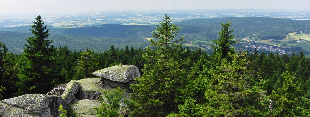 View from the Wahrzeichenfelsen to Bischofsgrün