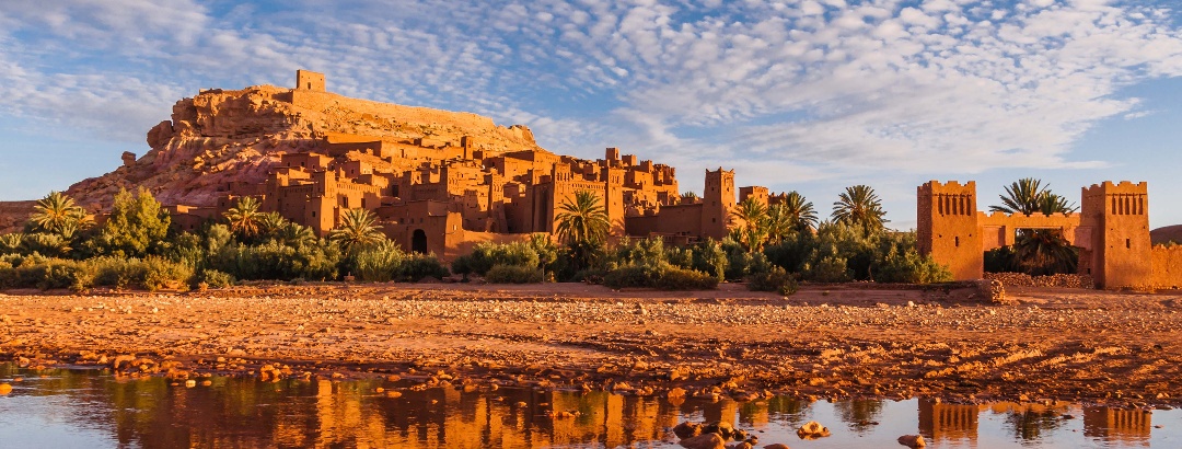 The fortified town of Aït-Ben-Haddou lies at the foot of the High Atlas Mountains